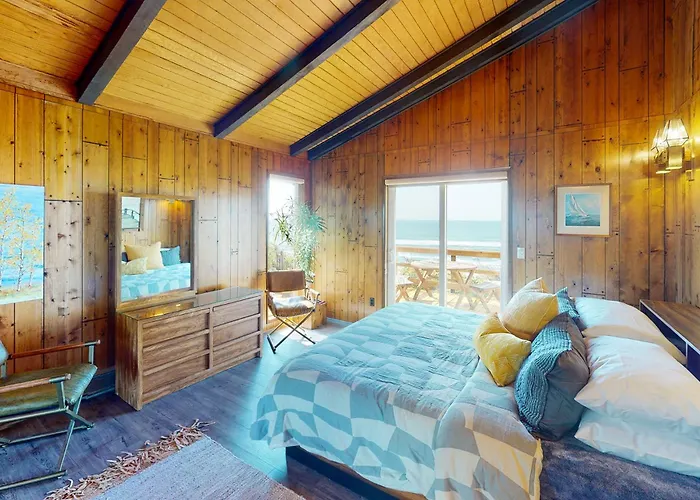 Ocean Front A Frame With Spectacular Views! Dog Friendly! Fireplace!