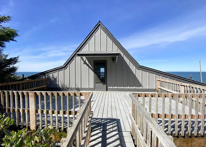 Ocean Front A Frame With Spectacular Views! Dog Friendly! Fireplace!