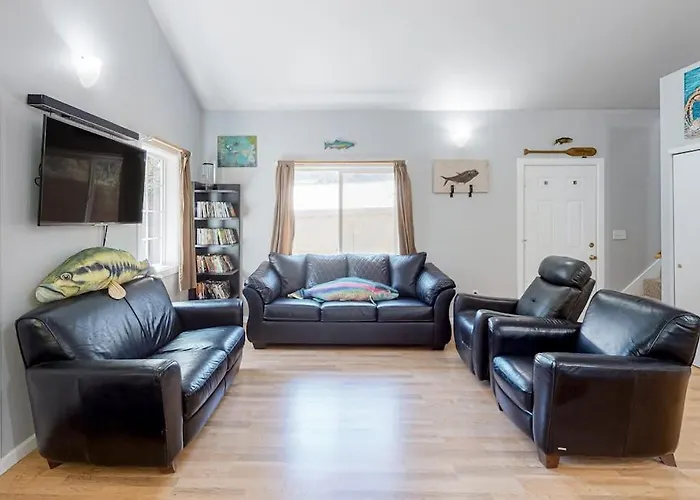 Private Quiet Dog-Friendly Home With Firepit Quarter Mile From Heceta Beach