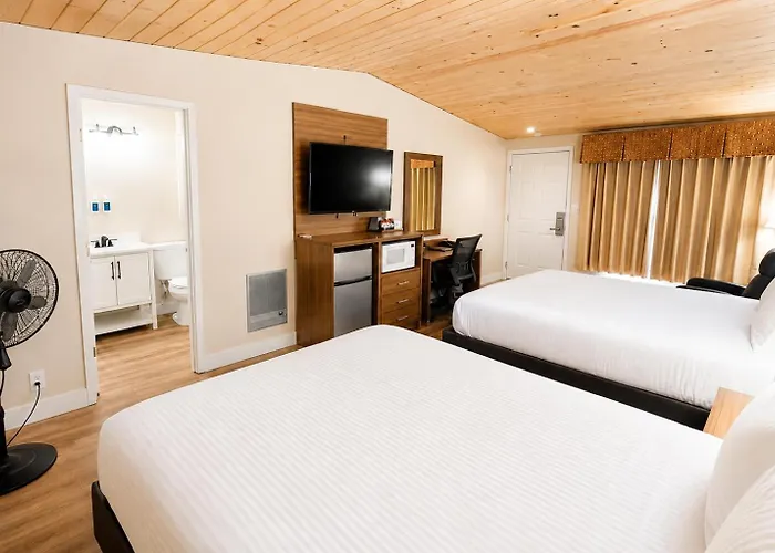 Anchor Bay Inn Near Winchester Bay